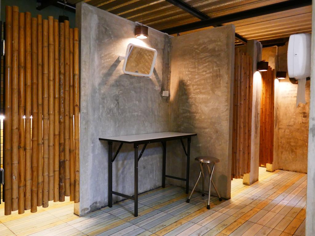 בנגקוק First 1 Boutique Hostel At Sukhumvit 1 מראה חיצוני תמונה