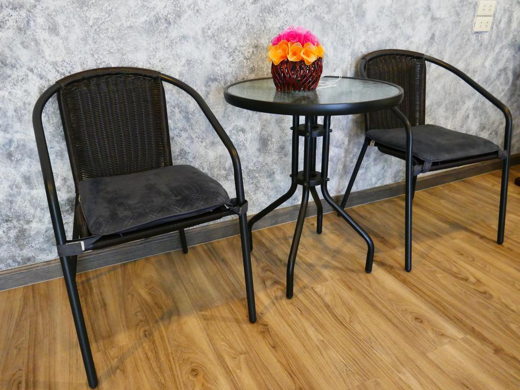בנגקוק First 1 Boutique Hostel At Sukhumvit 1 מראה חיצוני תמונה