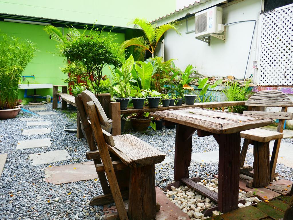 בנגקוק First 1 Boutique Hostel At Sukhumvit 1 מראה חיצוני תמונה
