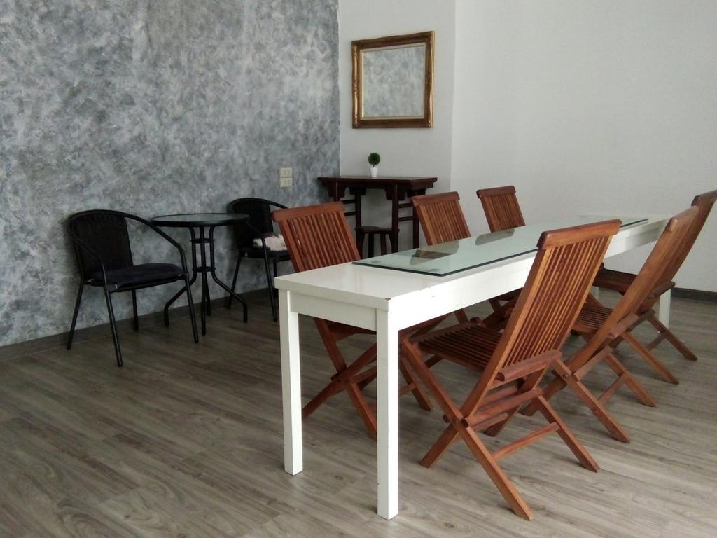 בנגקוק First 1 Boutique Hostel At Sukhumvit 1 מראה חיצוני תמונה