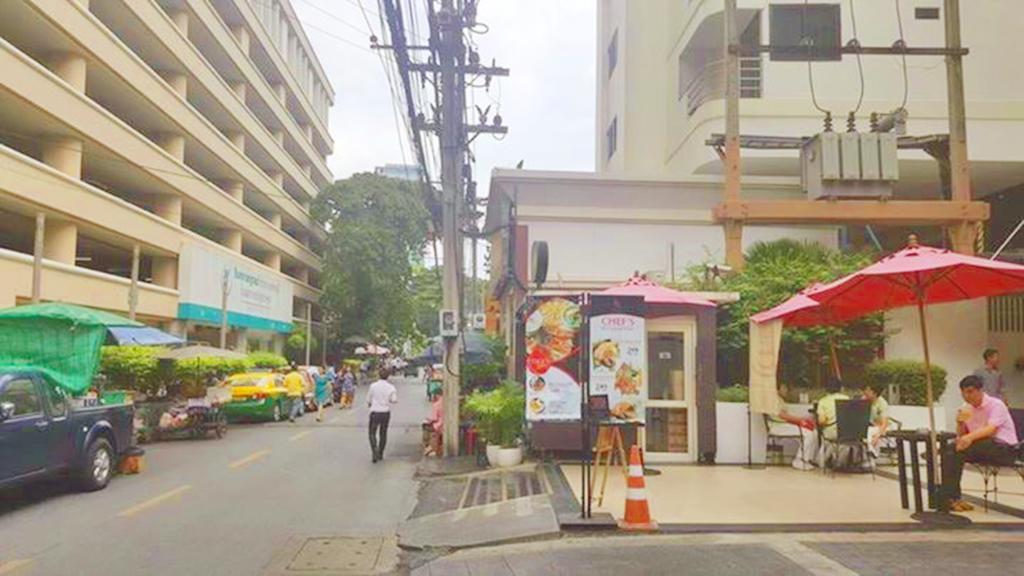 בנגקוק First 1 Boutique Hostel At Sukhumvit 1 מראה חיצוני תמונה