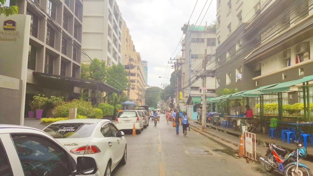 בנגקוק First 1 Boutique Hostel At Sukhumvit 1 מראה חיצוני תמונה