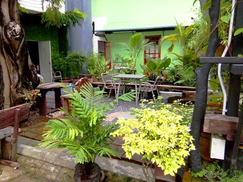 בנגקוק First 1 Boutique Hostel At Sukhumvit 1 מראה חיצוני תמונה