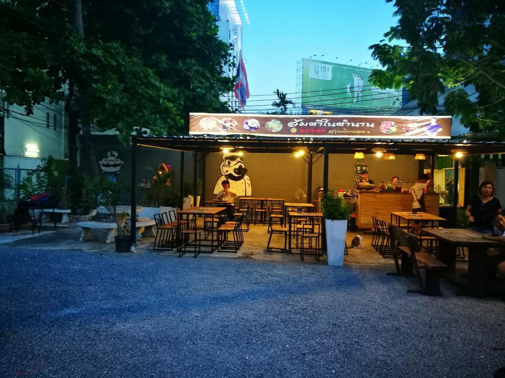 בנגקוק First 1 Boutique Hostel At Sukhumvit 1 מראה חיצוני תמונה